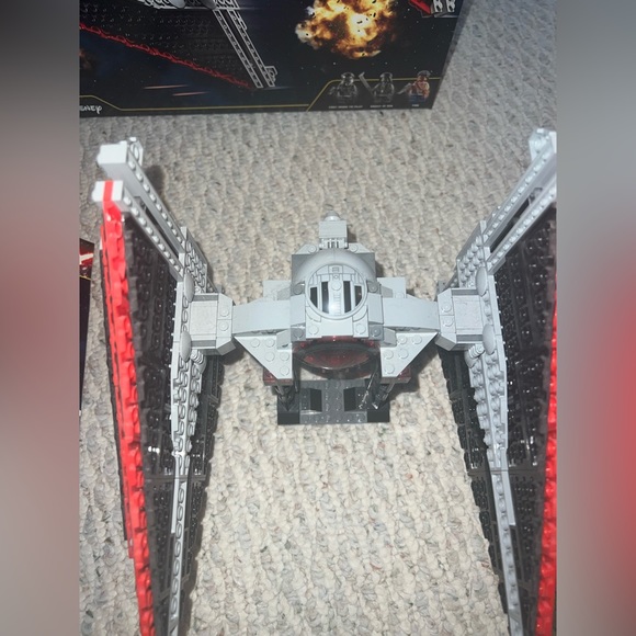 LEGO Star Wars: Sith TIE Fighter (75272) - Picture 7 of 10